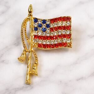 Vintage USA Flag Rhinestone Brooch | Gold Tone | Patriotic American Flag Pin